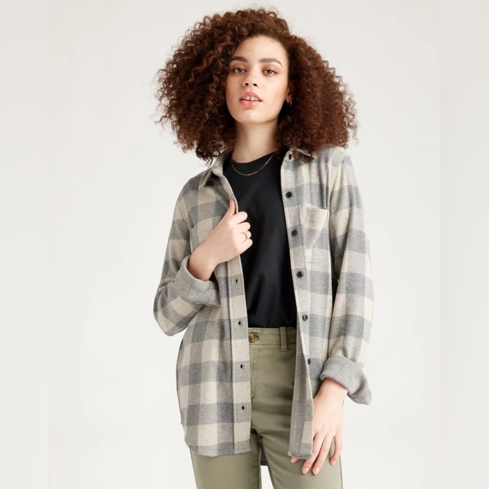 Quince The Stretch Sweater Fleece Flannel Long Sleeve Button Up Taupe Buffalo